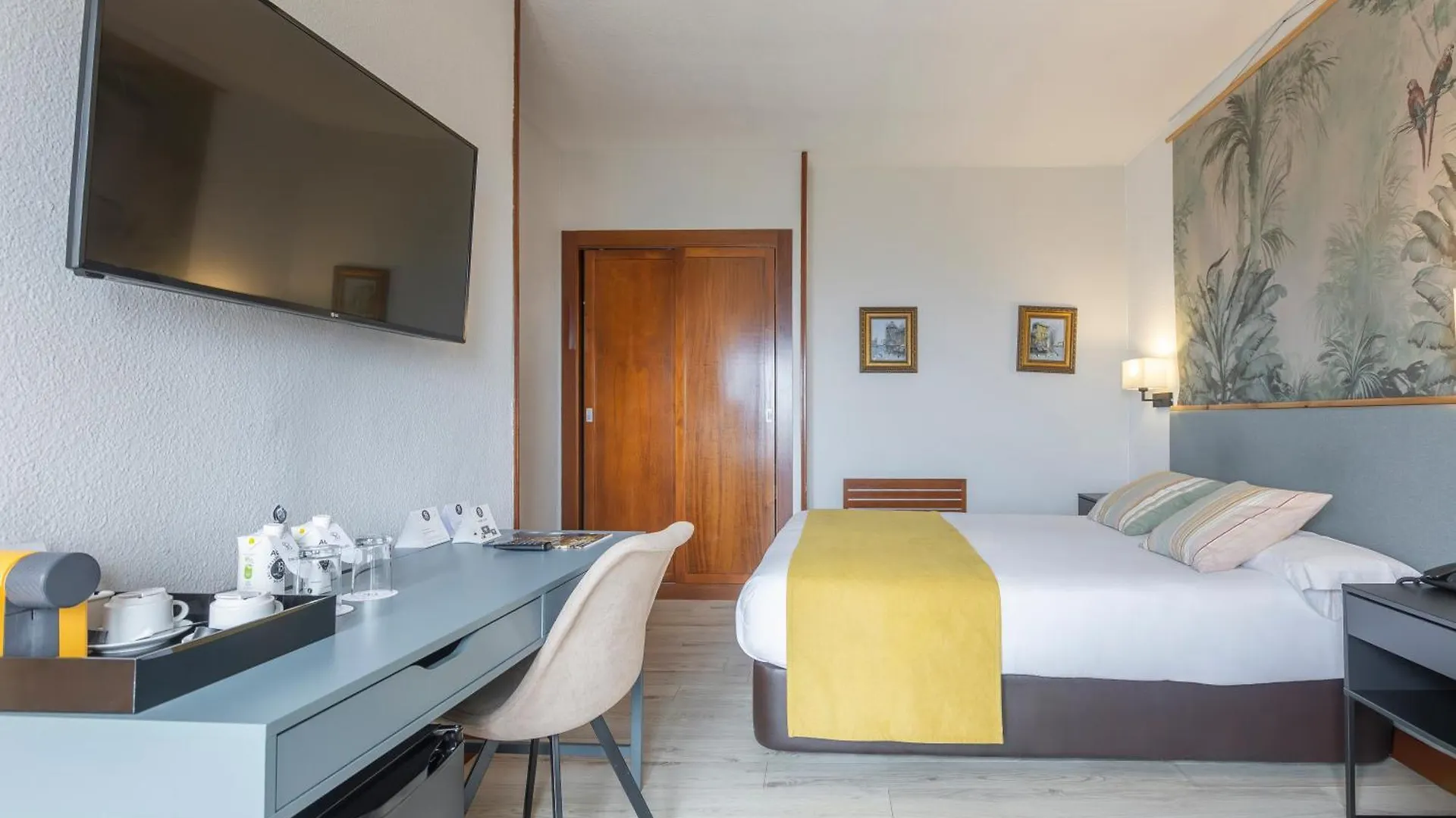 Soho Boutique Los Naranjos Málaga 3*,  İspanya