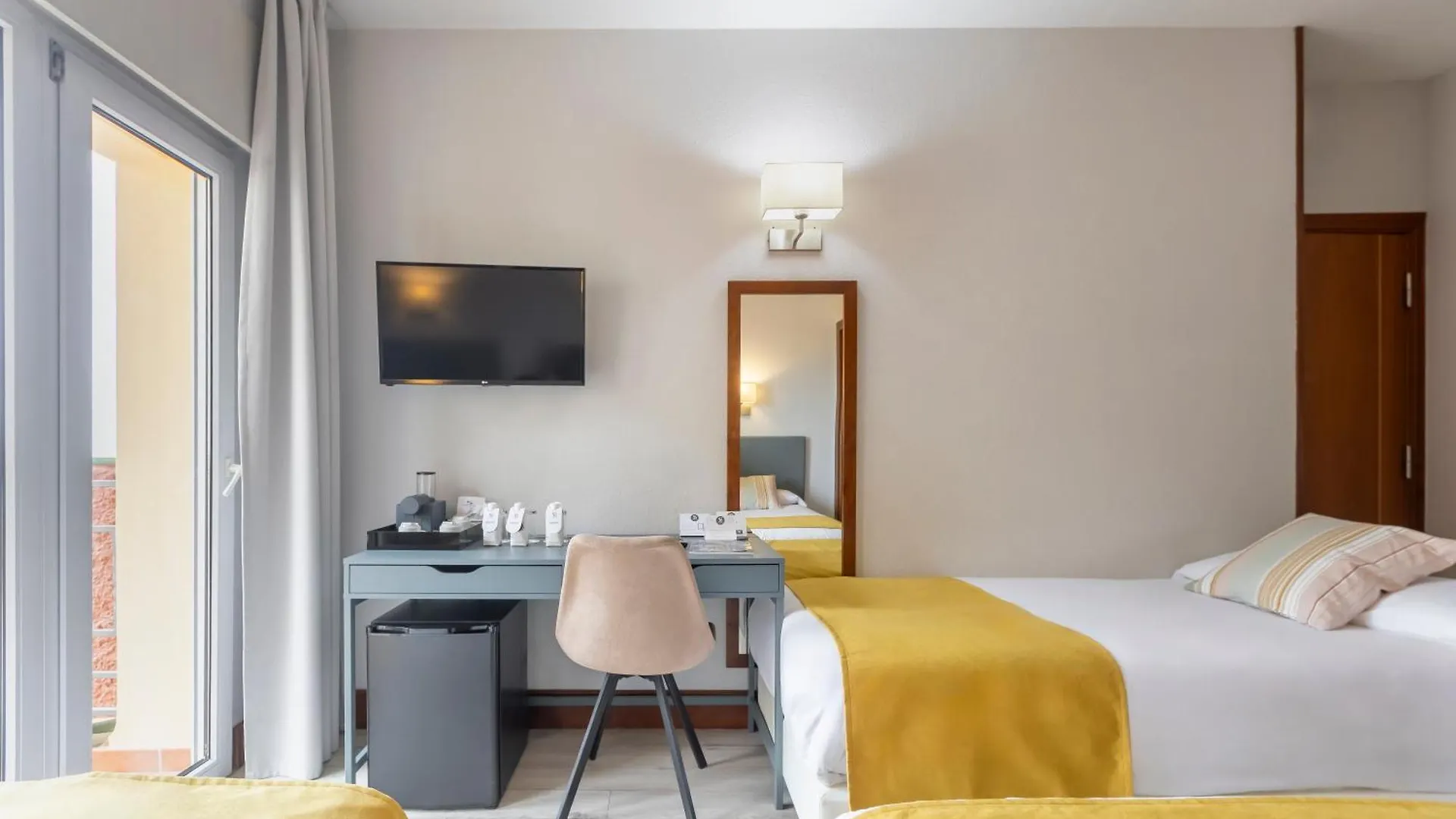 Soho Boutique Los Naranjos Málaga 3*,  İspanya
